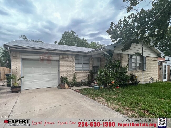 3-Bedroom Home with Hardwood Floors and S... - 3-Bedroom Home with  Hardwood Floors and S...