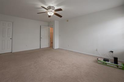 Building Photo - Available Immediately!