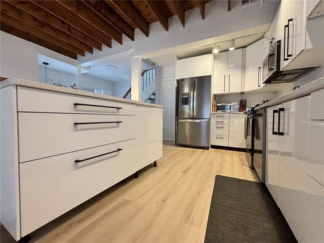 Building Photo - 45 Ayrault St