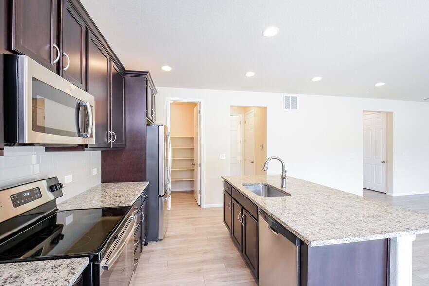 Building Photo - 1918 Cade Ave