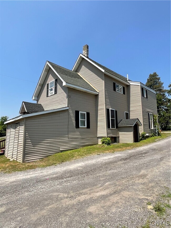 Building Photo - 377 W Main St