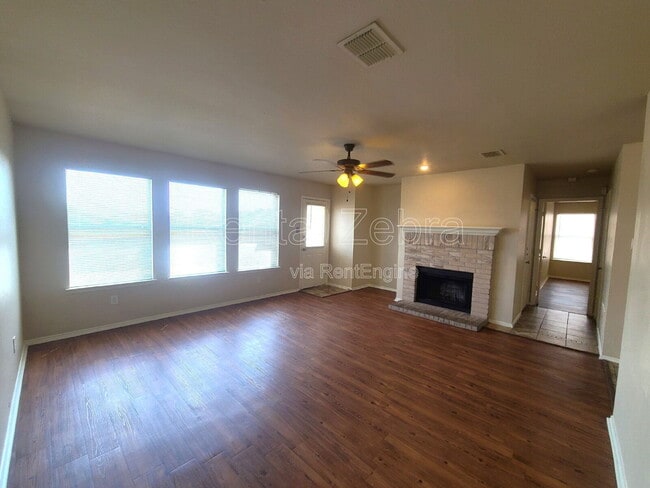 Building Photo - 2736 Murphy Dr