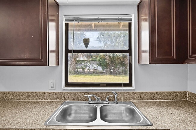 Building Photo - Move-In Ready 3-Bedroom Home with Spacious...