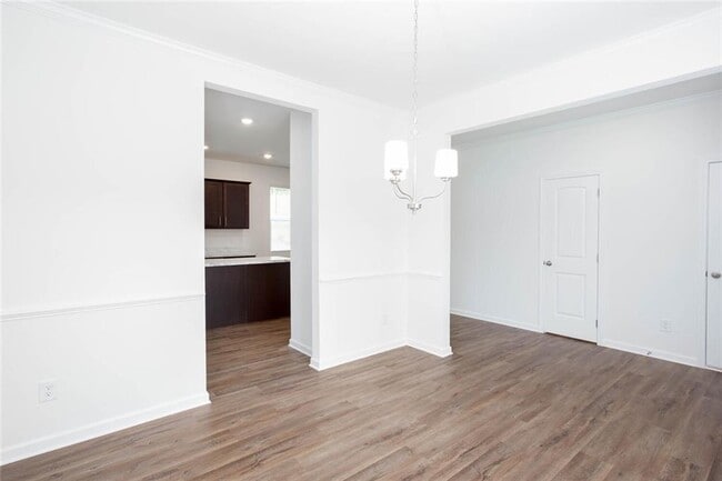 Building Photo - 590 River Run Dr