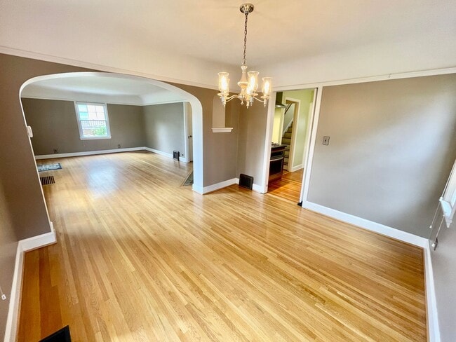 Building Photo - Well Maintained- 3 bed 2 bath Home - Piedm...