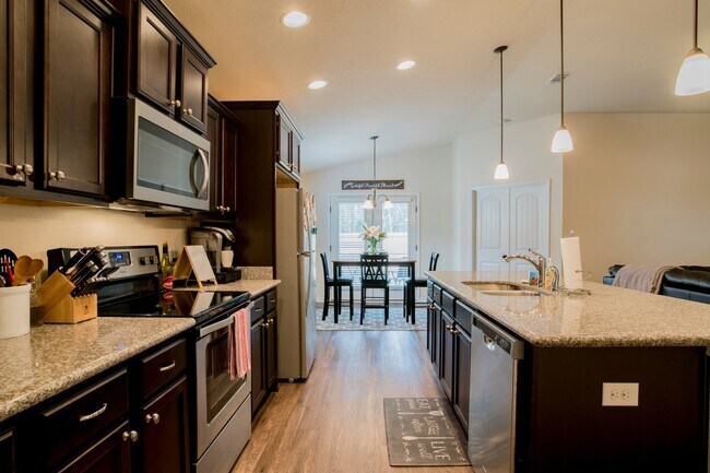 Building Photo - Beautiful 4 bedroom home in Pace