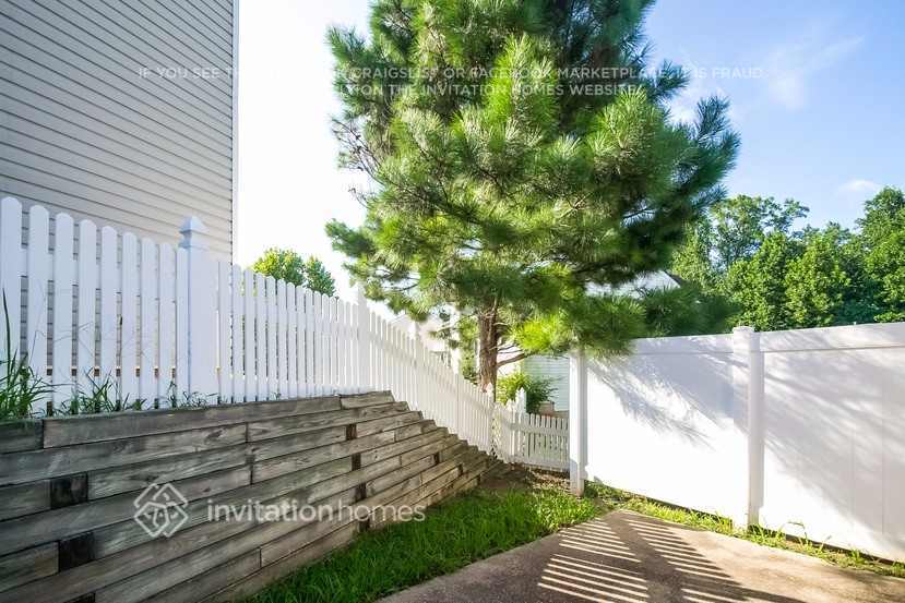 Building Photo - 122 Greystone Cir