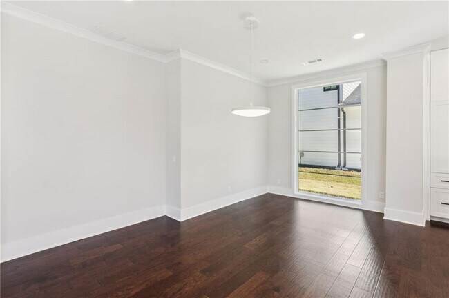 Building Photo - 115 Thome Dr