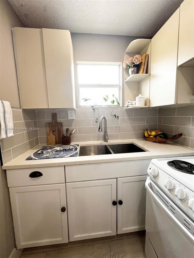 Building Photo - 11241 SW 7th Terrace