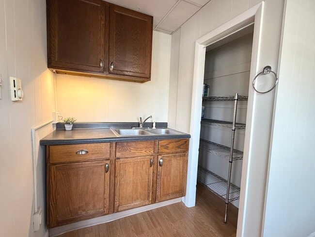 Building Photo - 263 Center St