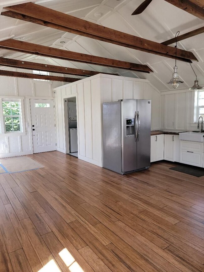 Building Photo - Beautiful Craftsman-style 3 bedroom, 2 bath home (1632 sq ft)  near Lake Steilacoom PLUS studio c...