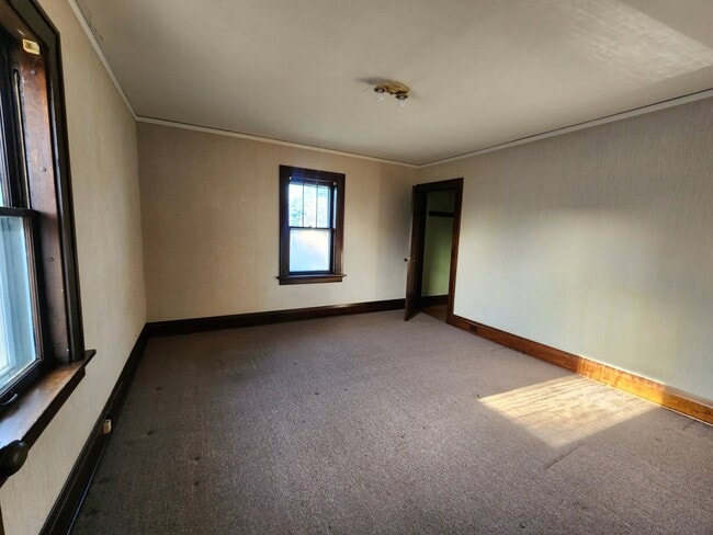 Building Photo - 1718 Grand Ave