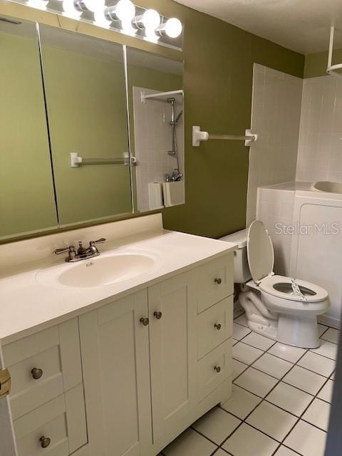 Building Photo - 3823 N Oak Dr