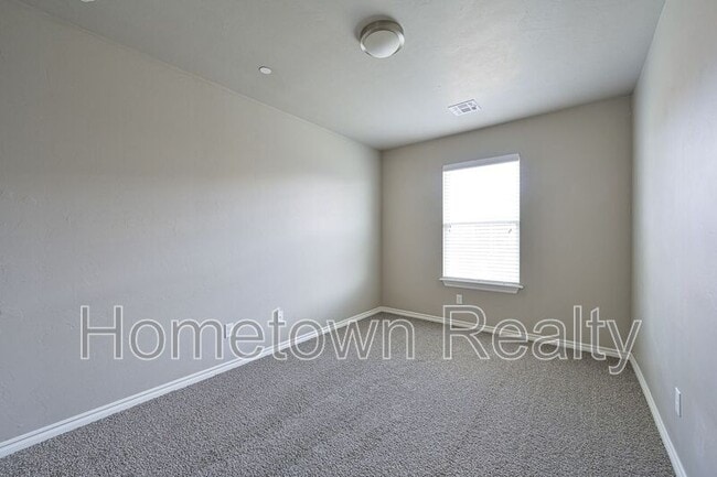 Building Photo - 786 SW 13th St