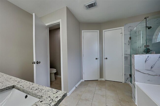 Building Photo - 25714 Oakridge Forest Ln