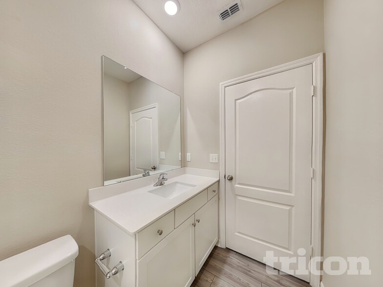 Building Photo - 151 Sailors Landing Ct