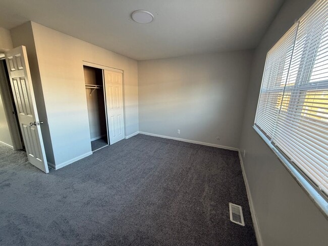 Building Photo - Evansville East side