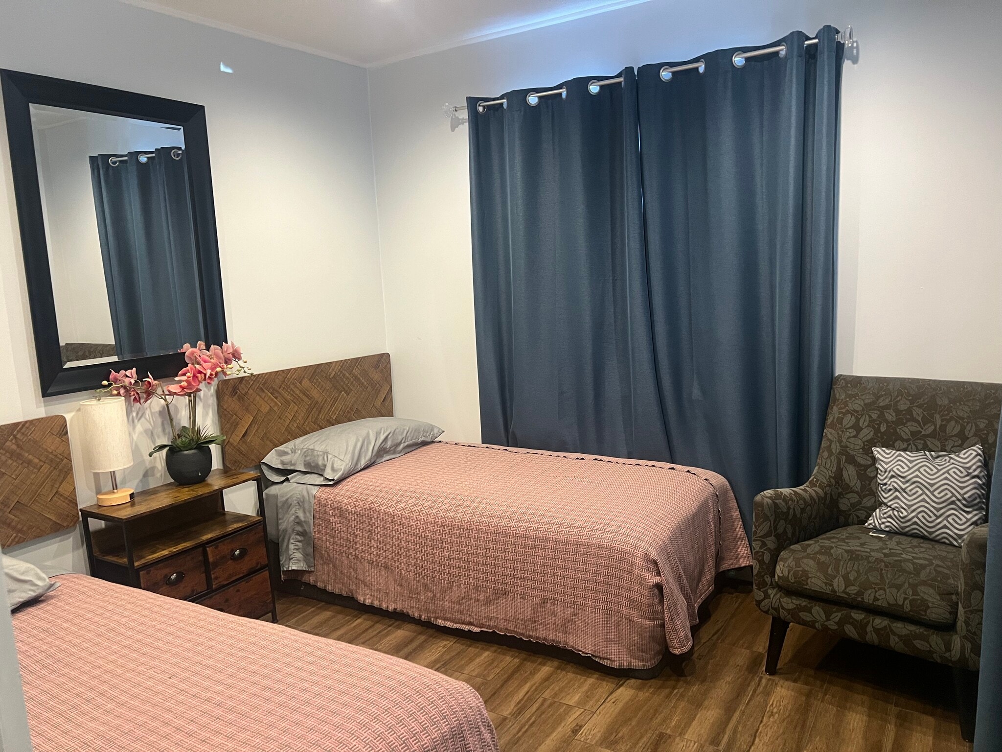 Building Photo - 10725 Westminster Ave