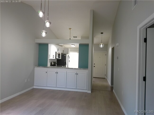 Building Photo - 1870 Arrowwood Ln