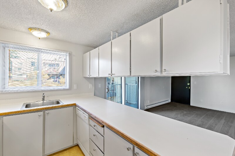 Building Photo - 11540 Pinehurst Way NE