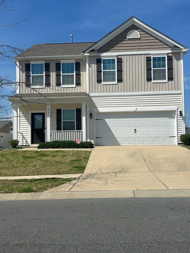 Building Photo - Beautiful 3-Bed, 2.5 Bath Home with Open Floorplan & Modern Upgrades