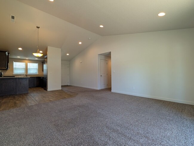 Building Photo - Beautiful 3-Bedroom, 2-Bath Home in Springfield!