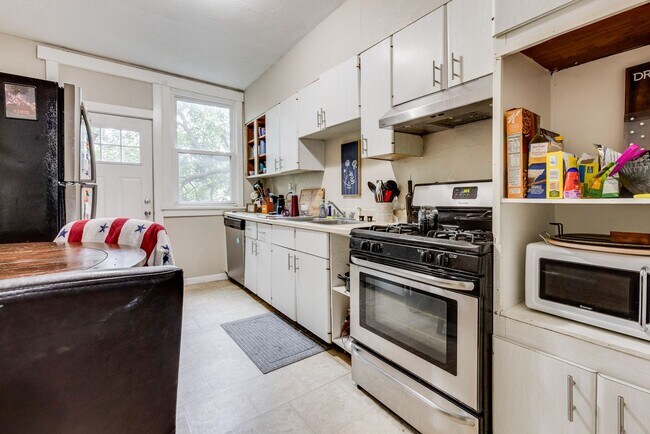 Building Photo - 406 Kingsboro St