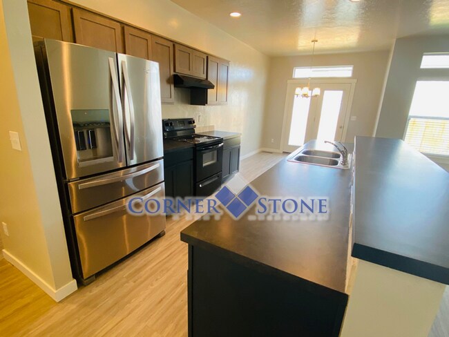 Building Photo - Like New Home in Brookdale Subdivision!