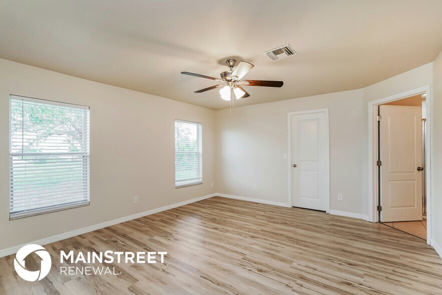 Building Photo - 1012 NW 15th Ave