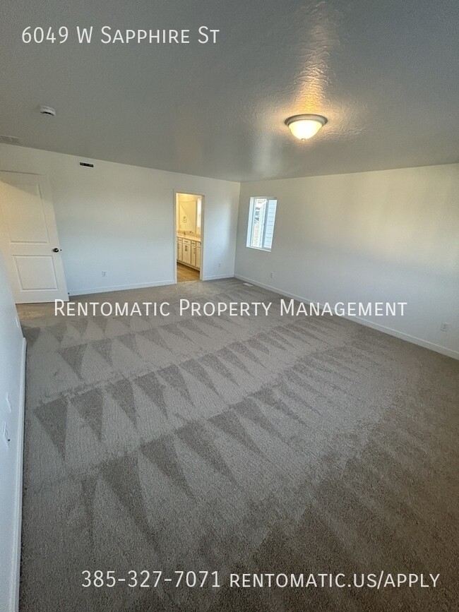 Building Photo - 6049 W Sapphire St