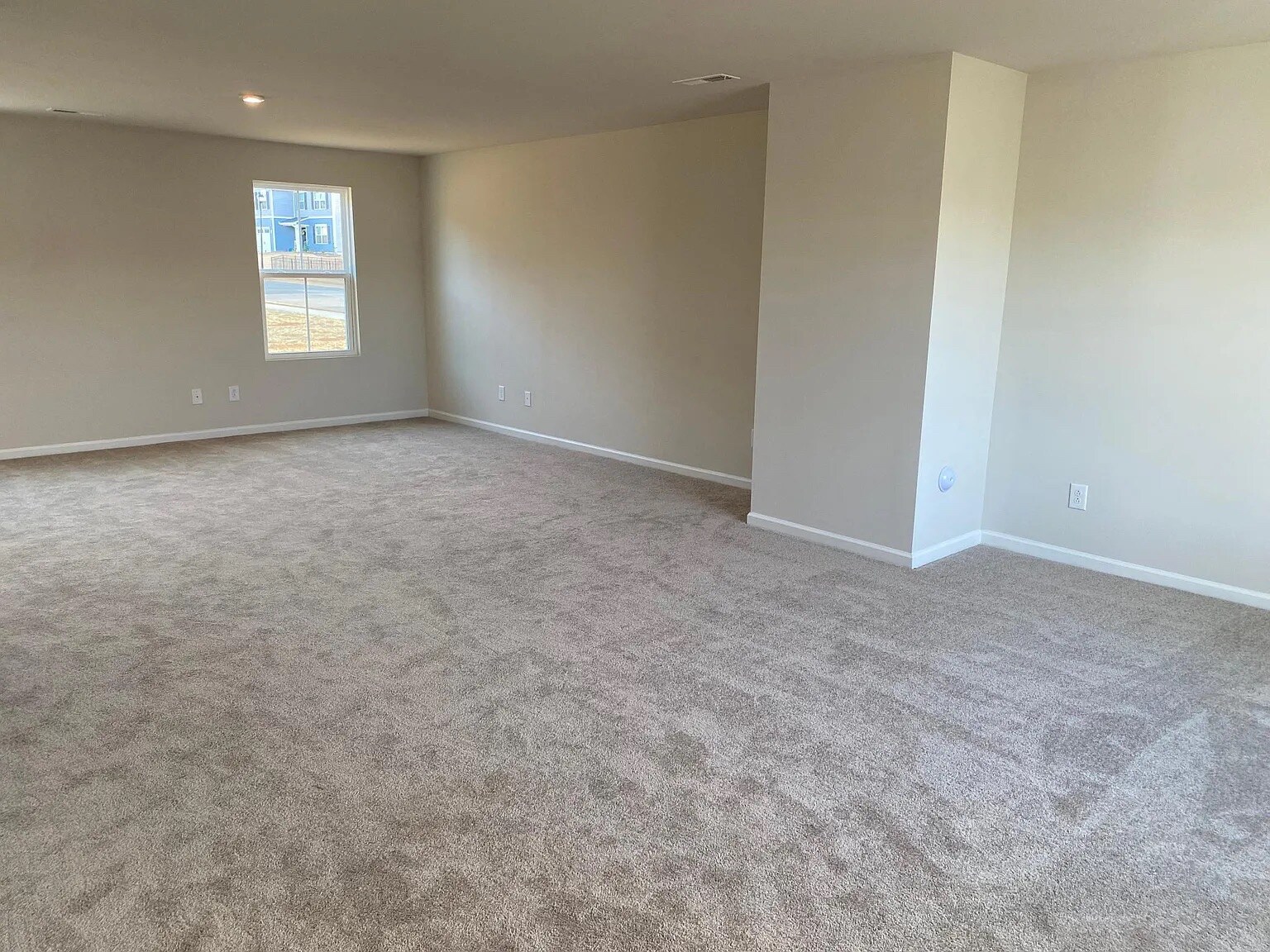 Building Photo - Room in Single Family Home on Bark Way