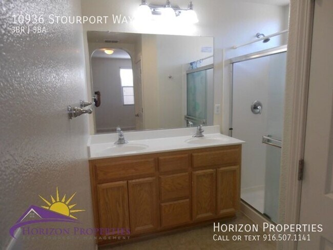 Building Photo - Modern Two-story 3 Bed 2.5 Bath 1,374 sqft...