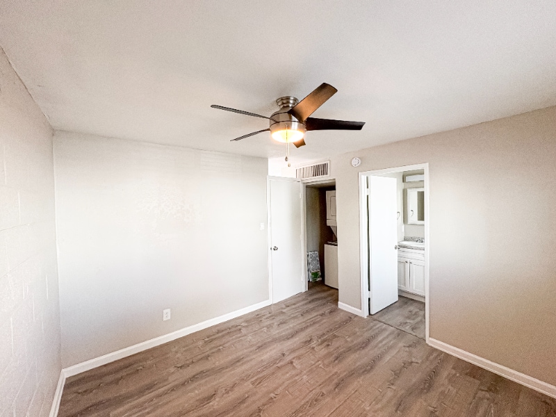 Building Photo - 1110 E Highland Ave