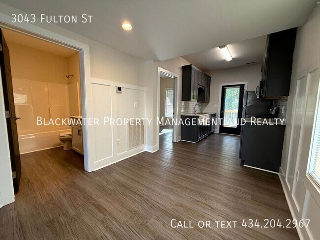 Building Photo - 3043 Fulton St