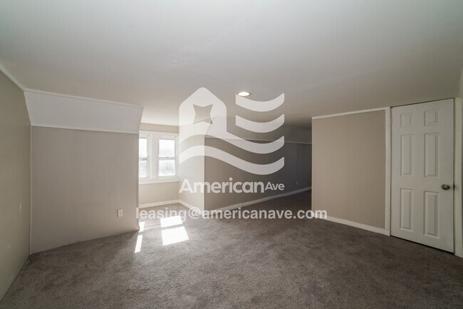 Building Photo - 1725 N Gale Ave