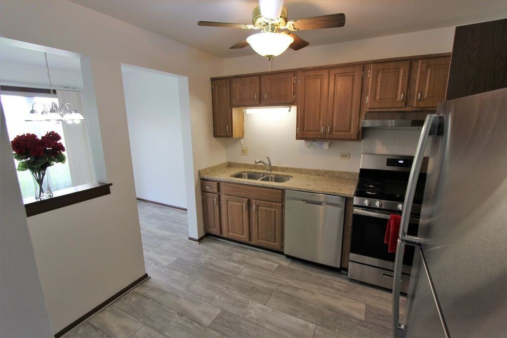 Kitchen - 333 Memory Ln