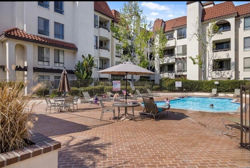 Building Photo - 5895 Friars Rd