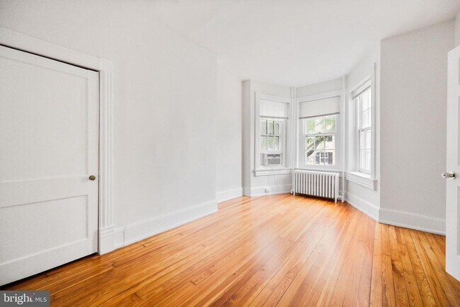 Building Photo - 1530 34th St NW