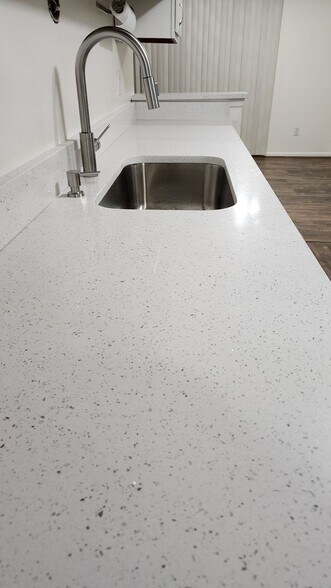 Building Photo - 1226 Charleston Ct