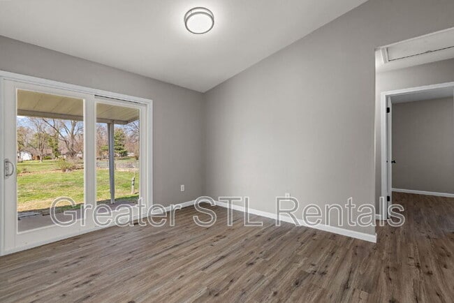 Building Photo - 208 Laurelwood Dr