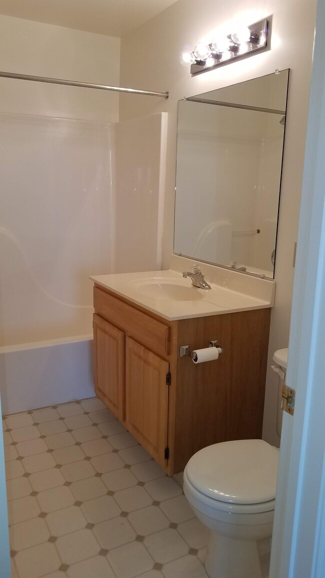 Building Photo - 106 Oriole Ct