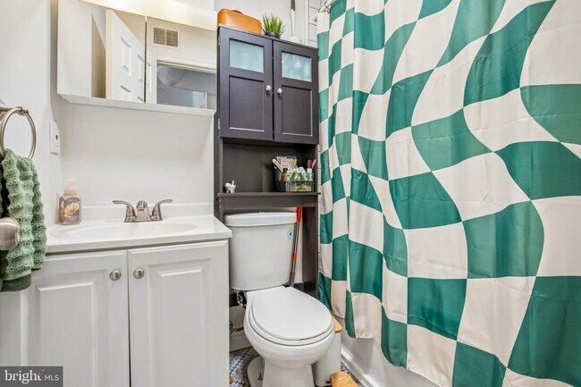 Building Photo - 117 Green Ln