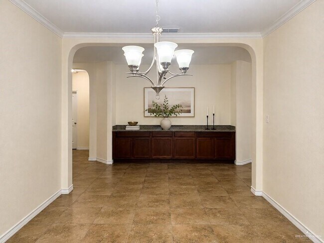 Building Photo - 14 Santa Veronica