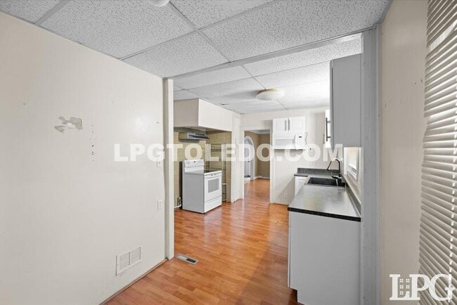 Building Photo - 1579 Colton St