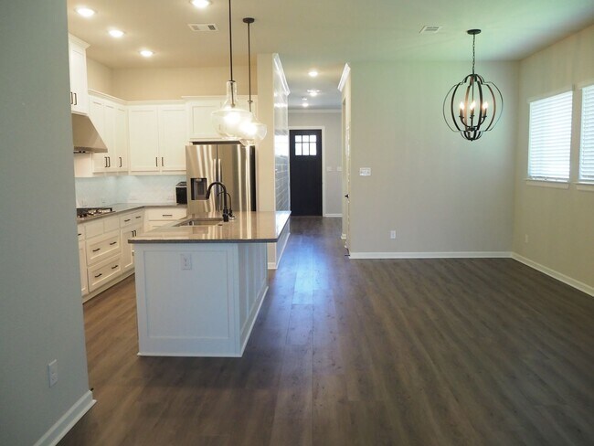 Building Photo - 3 Bed 2 Bath Argyle Home
