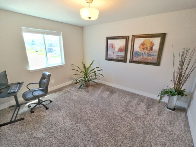 Building Photo - Large Home in Bradly Ranch