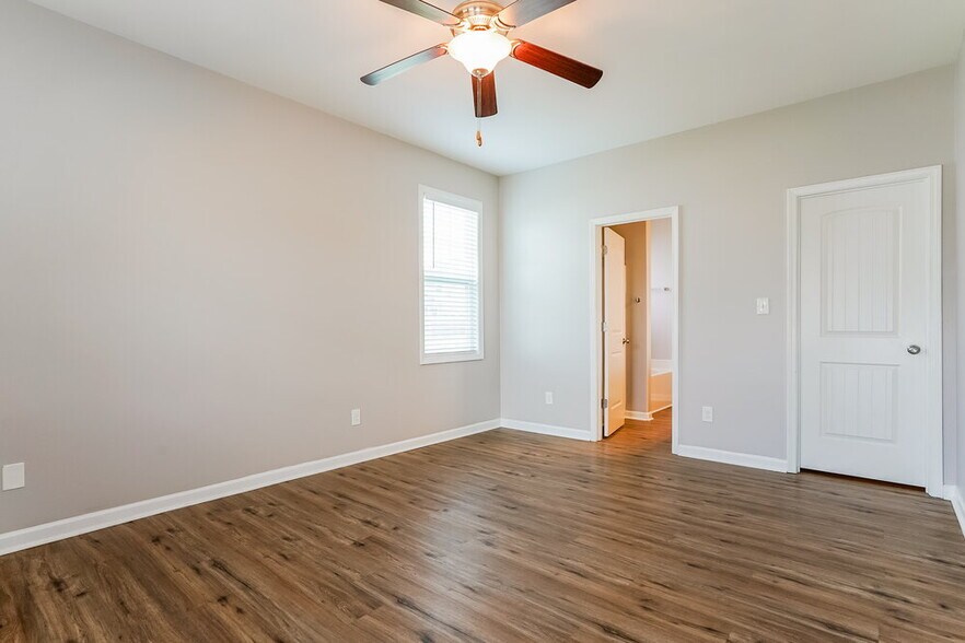 Building Photo - 238 Grovemere Ln