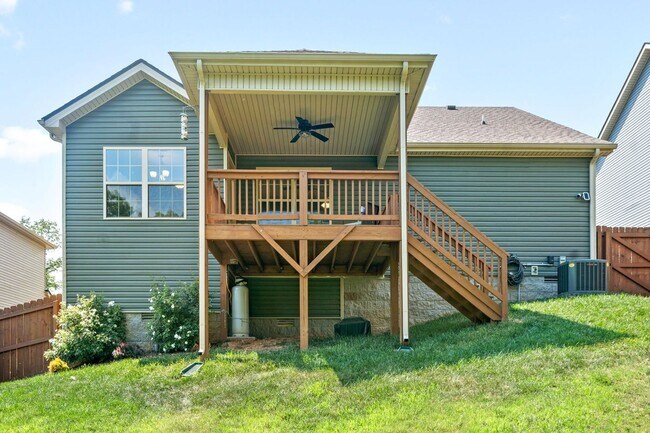 Building Photo - 3 Bed 2 Bath Home For Rent Near Downtown C...