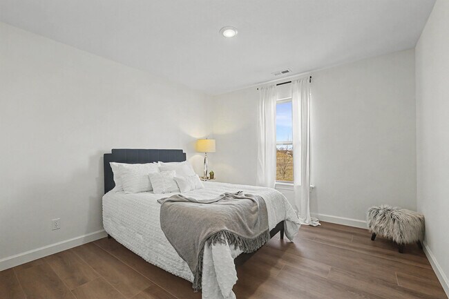 Building Photo - 4519 Estacada Dr