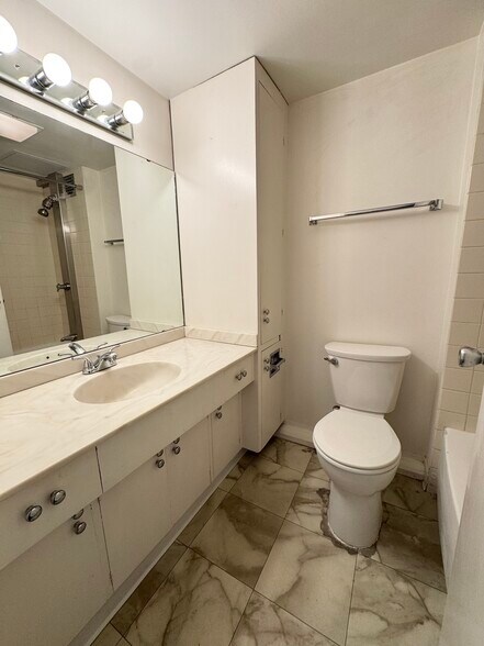 Building Photo - 1221 Minor Ave